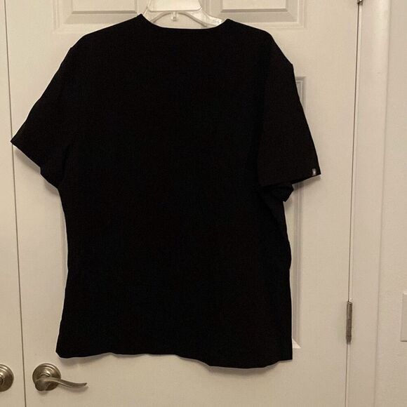 Fig scrub top size extra large  - Picture 3 of 3